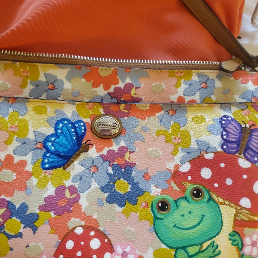 Coach Hand Painted Bag with Sweet Frog and Butterfly  🐸🦋 - Picture 8 of 11